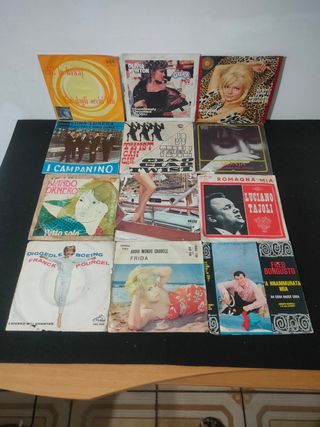 Lotto 44 vinili 45 giri + 18 copertine gratis