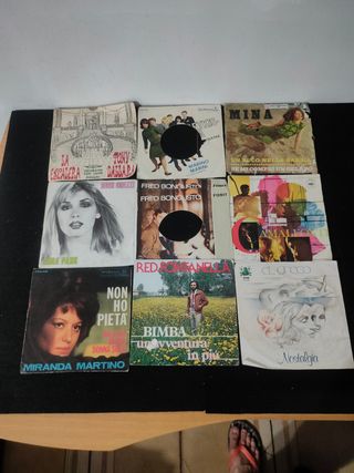 Lotto 44 vinili 45 giri + 18 copertine gratis