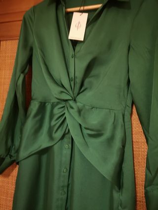 VESTIDO SATINADO. NUEVO CON ETIQUETAS