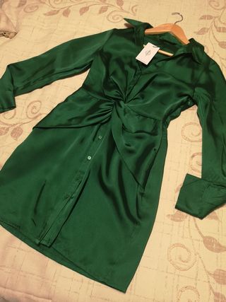 VESTIDO SATINADO. NUEVO CON ETIQUETAS