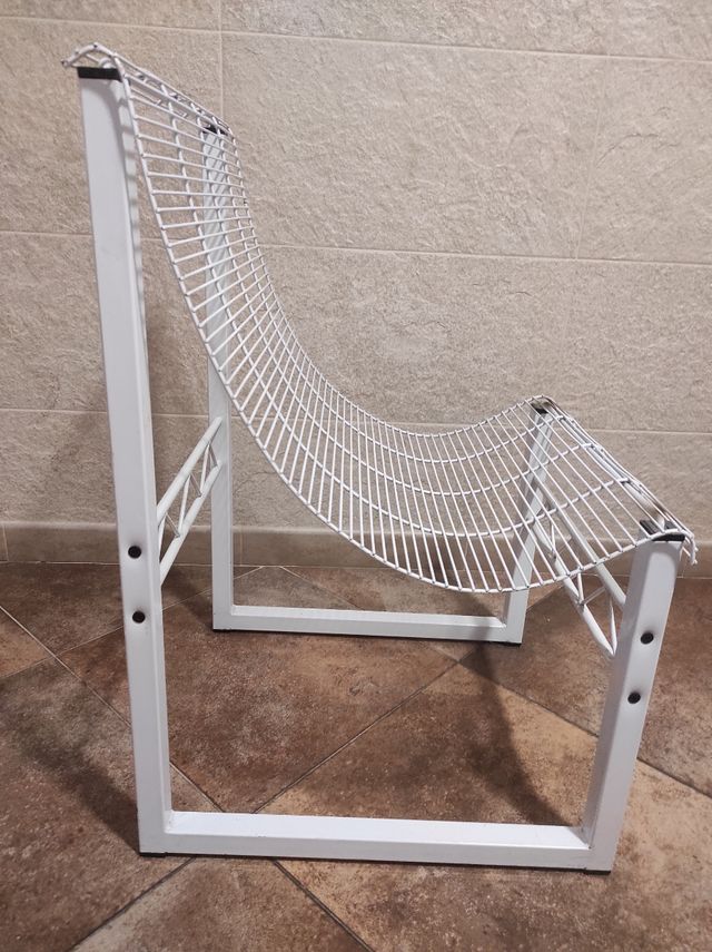 4 sillas.  6 euros unidad