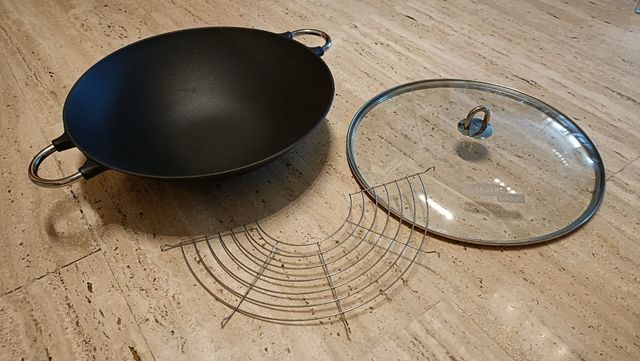 WOK DE HIERRO FUNDIDO BODUM