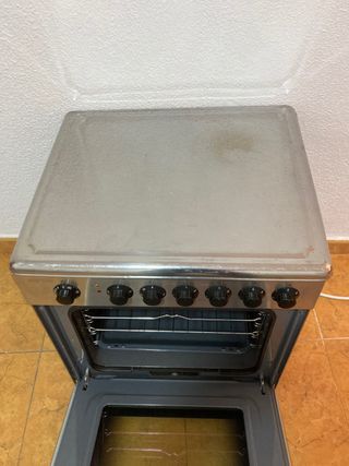 Cocina horno y vitrocerámica. Placa. Encimera