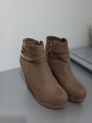 Botín de ante con Cuña