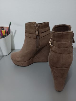 Botín de ante con Cuña