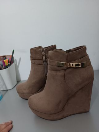 Botín de ante con Cuña