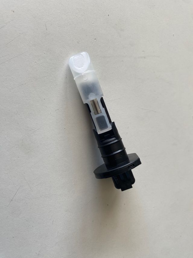 REGULADOR NIVEL LAVAPARABRISAS BMW E24 E30 E31 E32