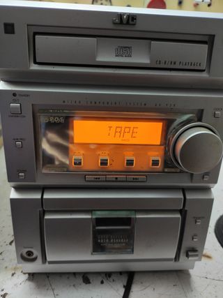 Equipo música JVC.