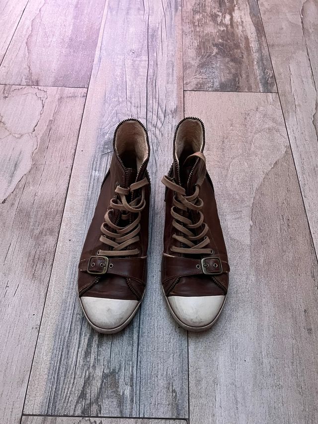 Zapatillas cuero