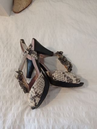 Sandalias mujer de piel de serpiente