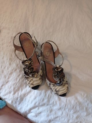 Sandalias mujer de piel de serpiente