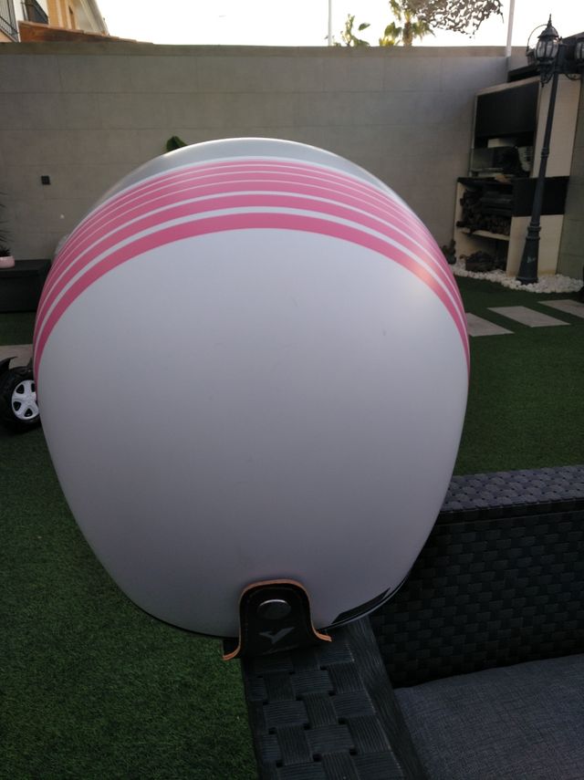 Casco y chaqueta motera