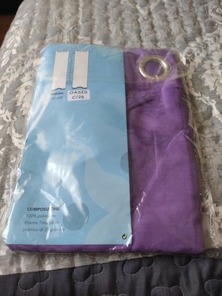 Cortina  color morado