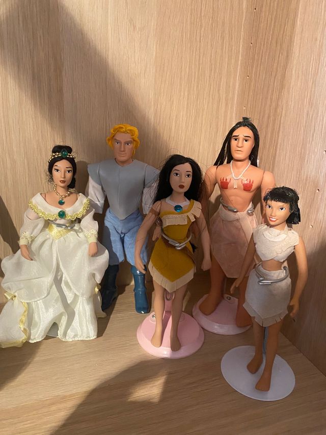 Muñecas de porcelana Pocahontas CON caja COMPLETA
