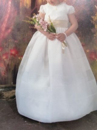 Vestido comunión niña. Un solo uso. Buen estado.