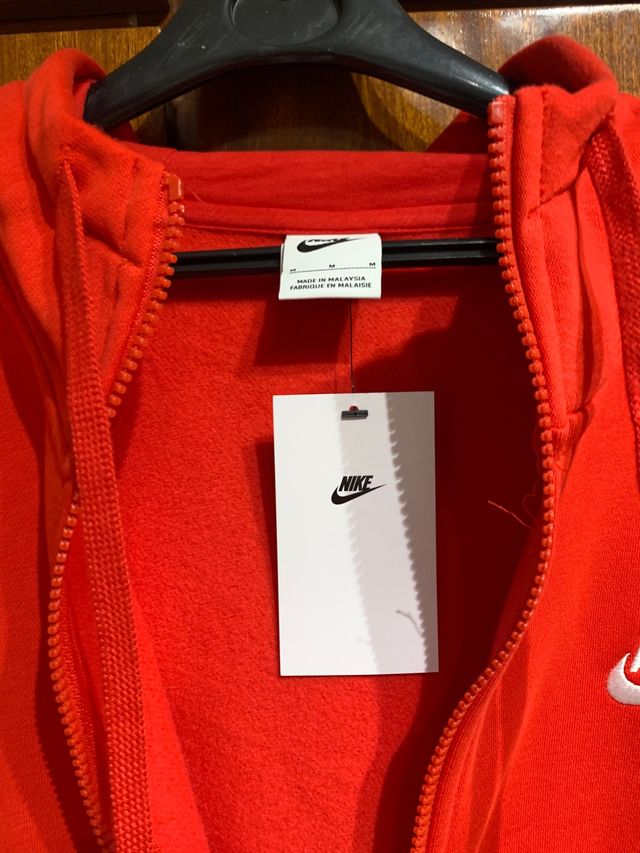 Chaqueta nike roja nueva