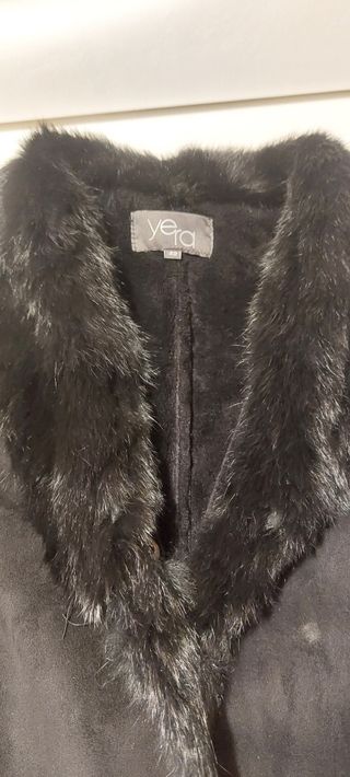 chaquetón negro con pelo sintetico