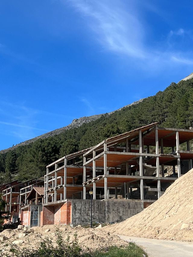 SOLARES EN CONSTRUCCIÓN CUEVAS DEL VALLE (Ávila)