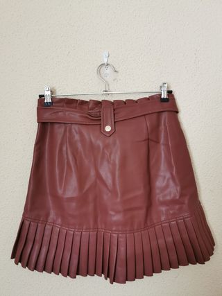 Falda chica talla M de Zara.