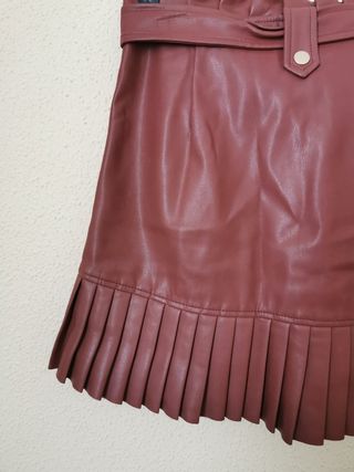 Falda chica talla M de Zara.