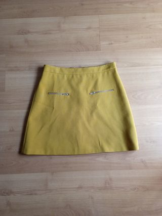 Mini falda de Zara Basic.