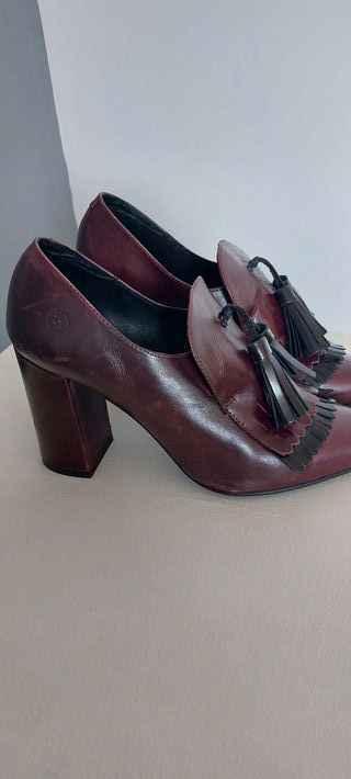 Zapato tacón burdeos