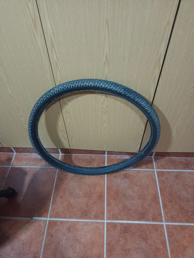 Rueda kenda seminueva