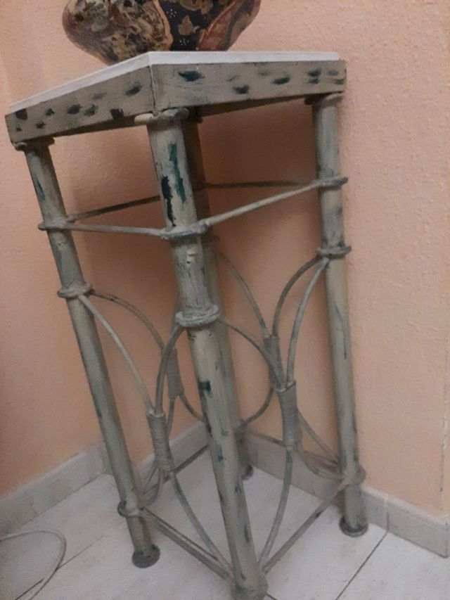 pedestal peana expositor hierro y mármol