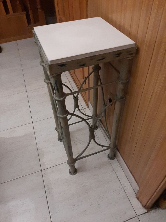 pedestal peana expositor hierro y mármol