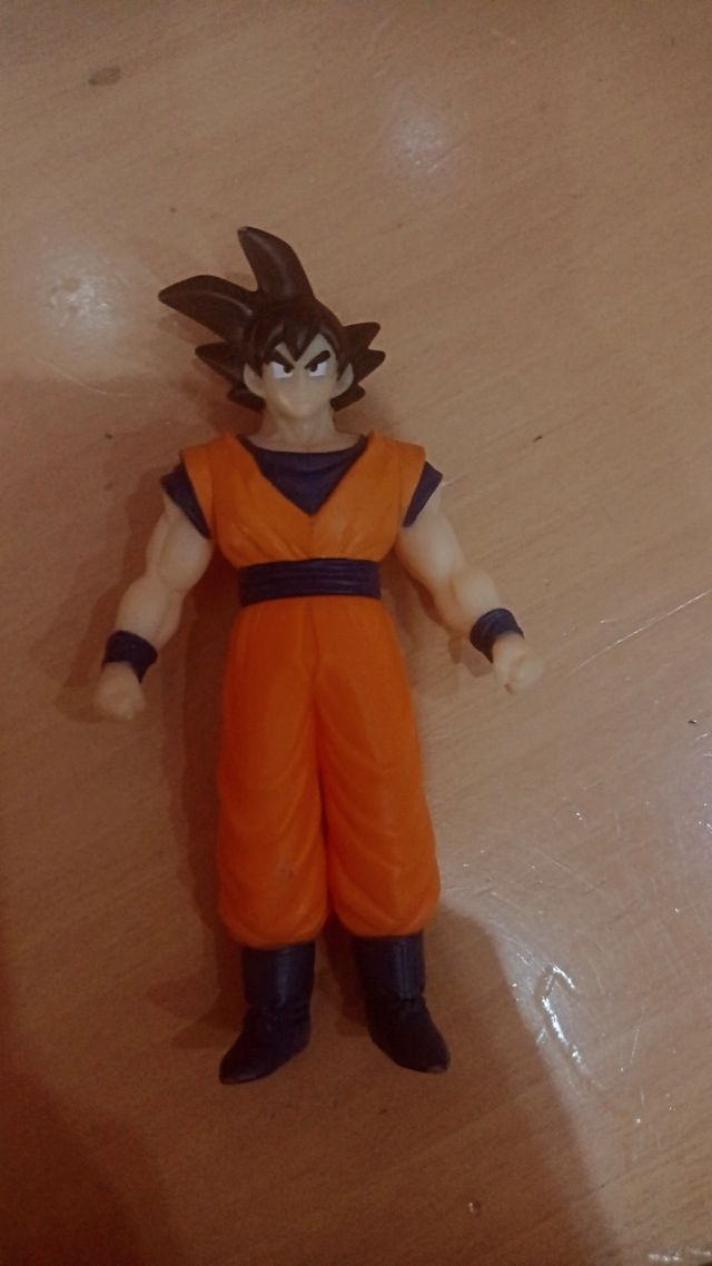 Muñecos dragón ball:Goku, vegeta, piccolo.