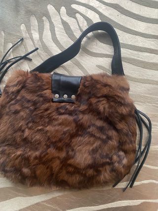 Bolso pelo marrón de Tous 