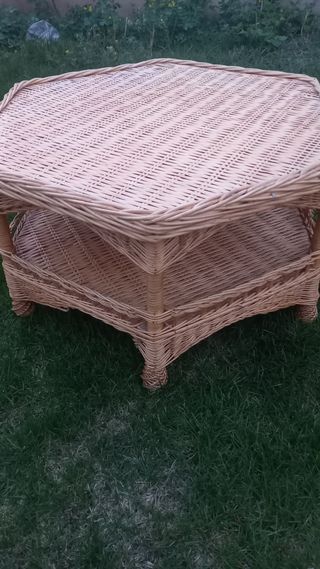 Mesa preciosa de mimbre ideal 
