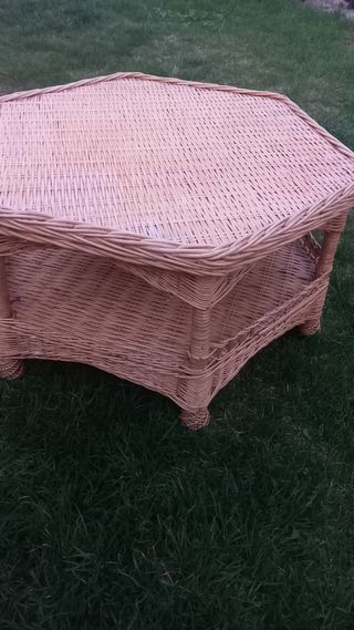 Mesa preciosa de mimbre ideal 