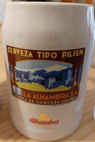 Lote de 5 jarras de cerveza