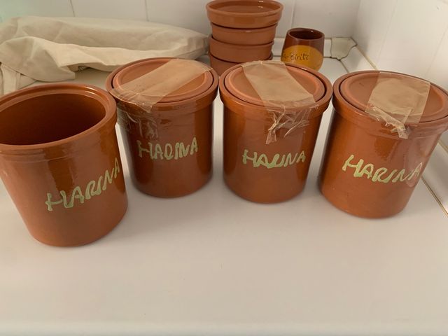 Tarros de cerámica, barro