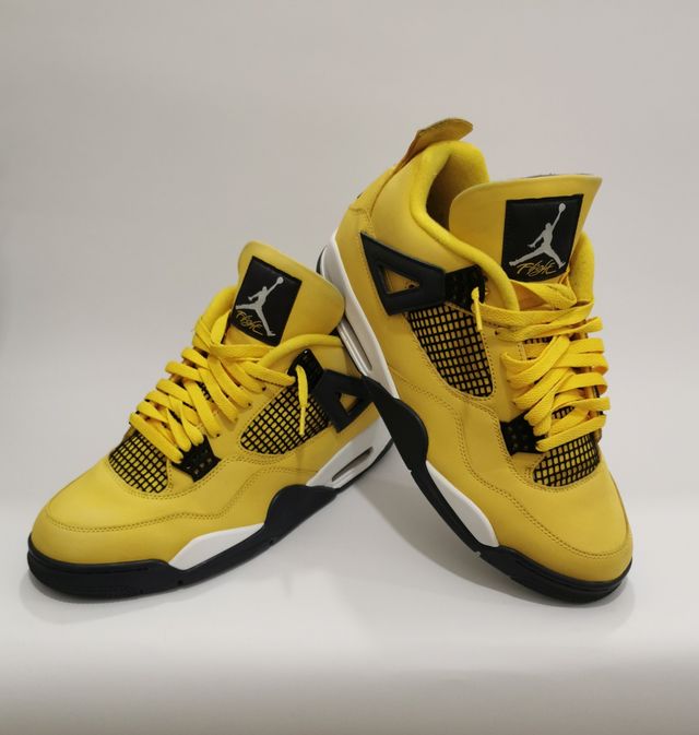 Jordan 4 retro Lightning 2021