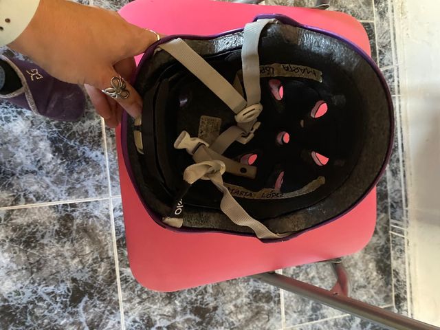 Casco niña patines, patinete, bicicleta, nieve