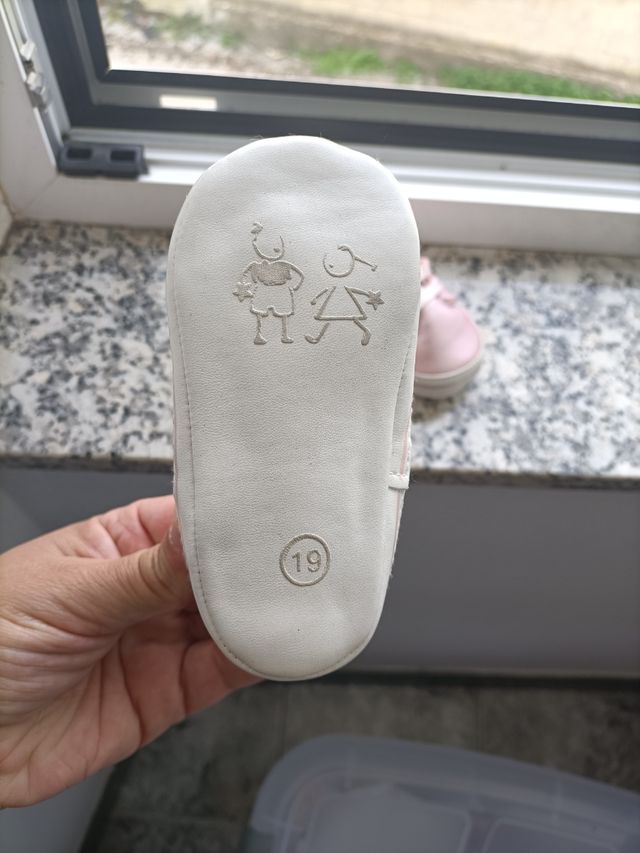 zapatos en tono rosa N 19