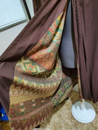 Gabardina con capucha