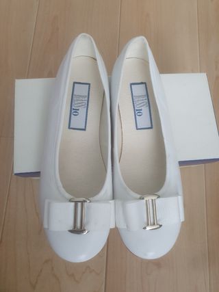 Bailarinas blancas con lazo