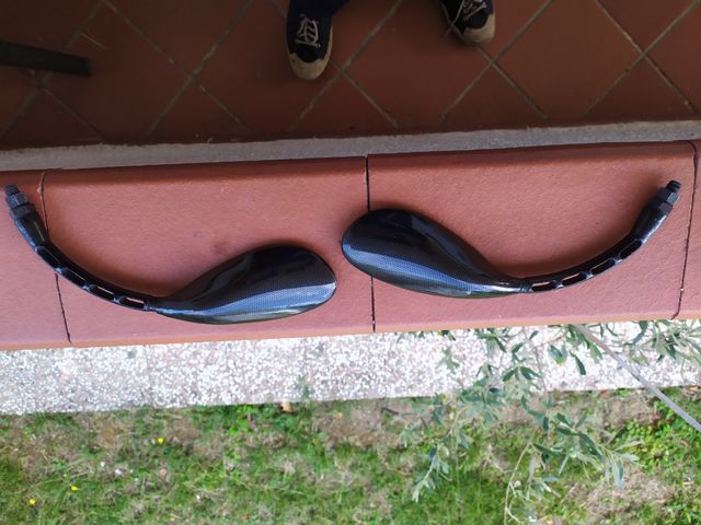 Specchietti universali moto.