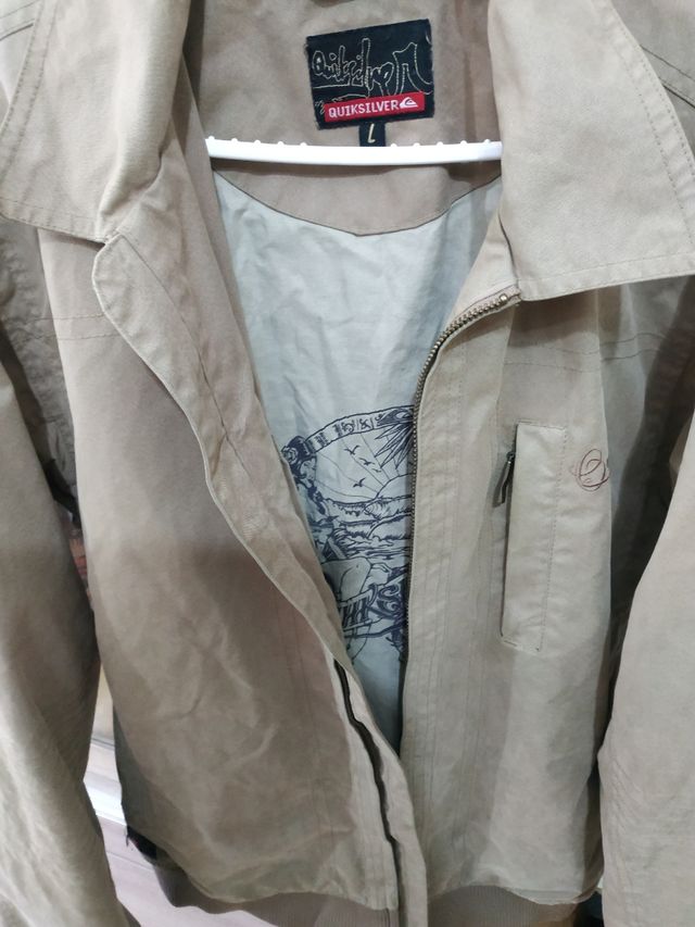 cazadora quiksilver talla L color beige perfecto e