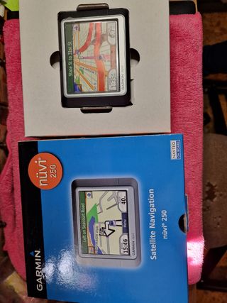 navigatore garmin nuvi250