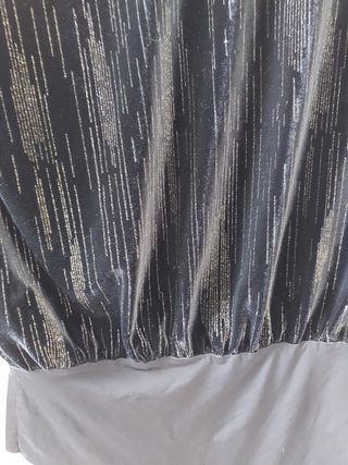 Body negro y rayas doradas