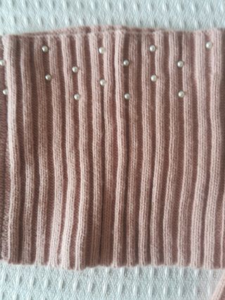 gorro y cuello rosa y perlitas