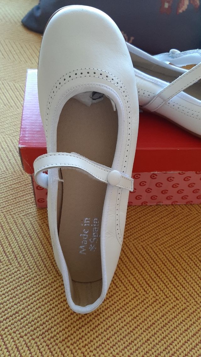 ZAPATOS PIEL NIÑA NUEVOS