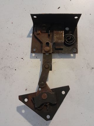cerradura vehículo antiguo