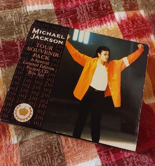Michael Jackson Tour souvenir pack 