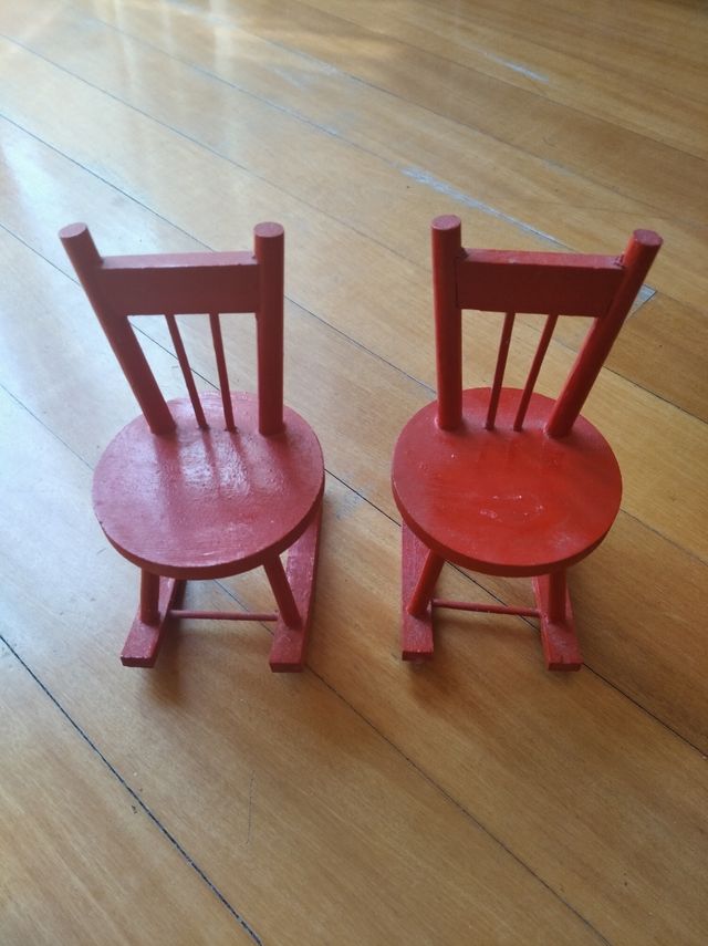 Lote sillas casa muñecas