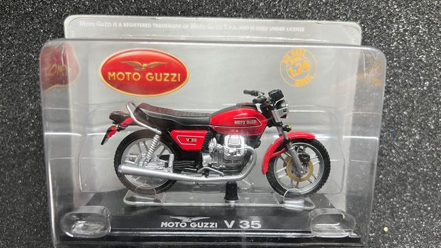 Moto Guzzi V35, escala 1/24